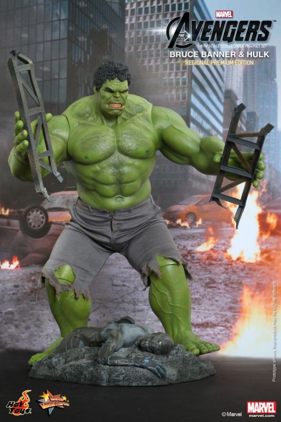 Hot Toys - The Avengers - Bruce Banner and Hulk Collectible Figures Set (Regional Premium Edition)_PR1