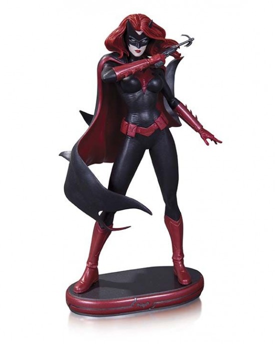 DC COMICS COVER GIRLS BATWOMAN STATUE