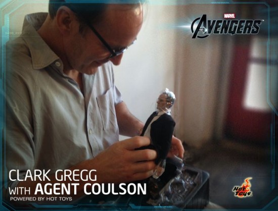 Hot Toys - Clark Gregg Unboxing Agent Coulson