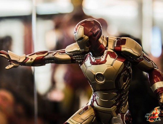 Iron Man Hot Toys Ultimate Showcase by I Am Toys_08