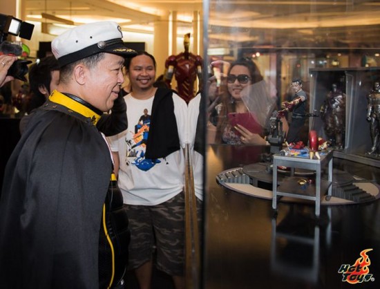 Iron Man Hot Toys Ultimate Showcase by I Am Toys_10