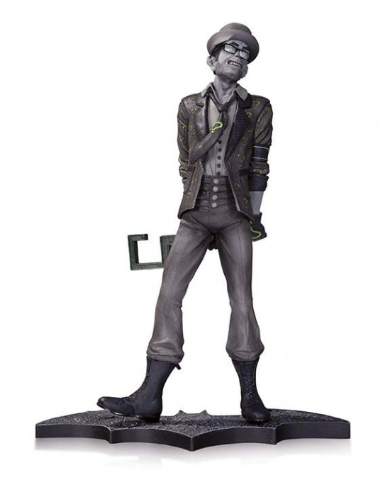 BATMAN: ARKHAM CITY-THE RIDDLER STATUE